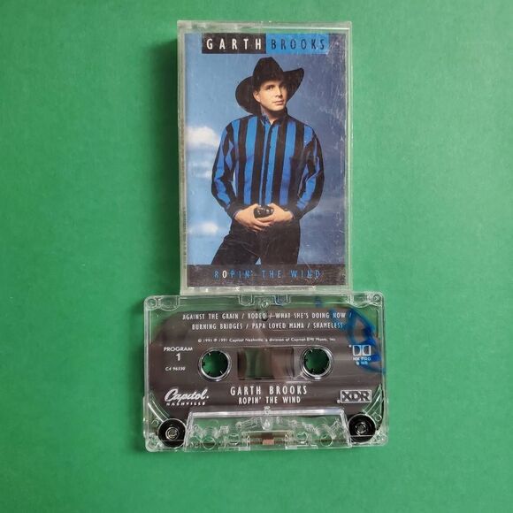 Garth Brooks Ropin’ the Wind Cassette 1991 Capitol - Picture 1 of 3